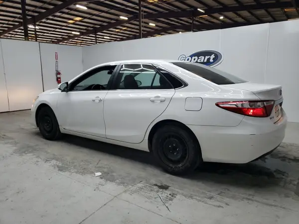 4T1BF1FK4GU237482 2016 TOYOTA CAMRY - Image 2