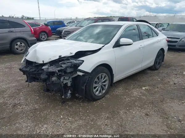 4T1BF1FK4GU237773 2016 TOYOTA CAMRY - Image 2