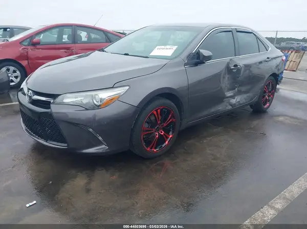 4T1BF1FK4GU238082 2016 TOYOTA CAMRY - Image 2
