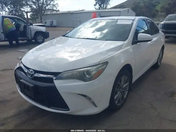 4T1BF1FK4GU238700 2016 TOYOTA CAMRY - Image 2