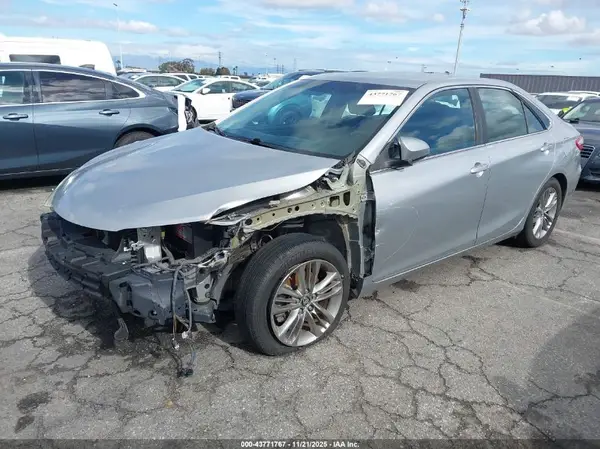 4T1BF1FK4GU238762 2016 TOYOTA CAMRY - Image 2