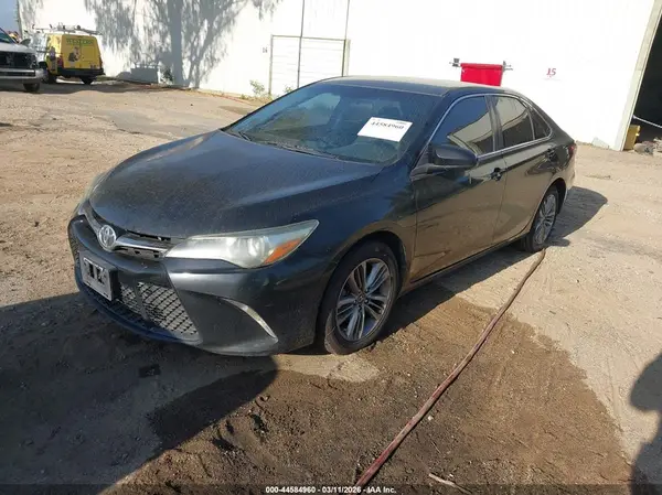 4T1BF1FK4GU238874 2016 TOYOTA CAMRY - Image 2