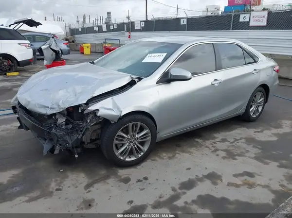4T1BF1FK4GU239037 2016 TOYOTA CAMRY - Image 2