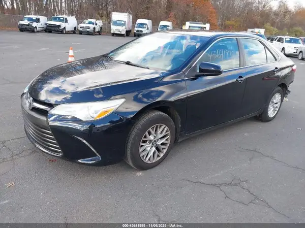 4T1BF1FK4GU239121 2016 TOYOTA CAMRY - Image 2