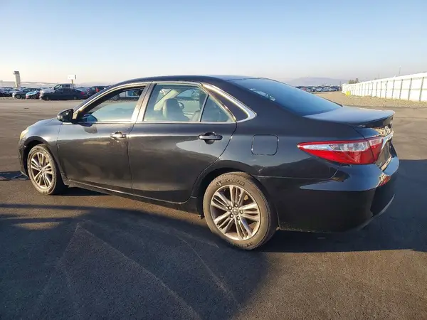 4T1BF1FK4GU240494 2016 TOYOTA CAMRY - Image 2