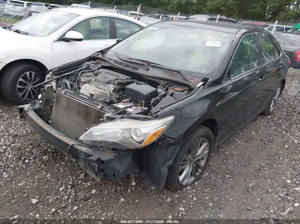 4T1BF1FK4GU240592 2016 TOYOTA CAMRY - Image 2