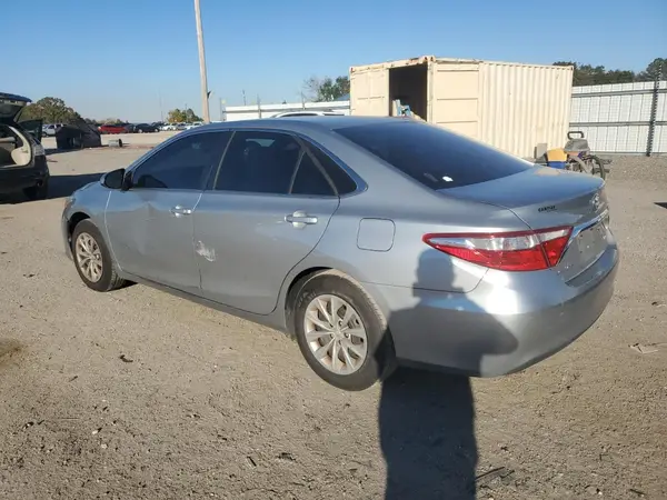 4T1BF1FK4GU240768 2016 TOYOTA CAMRY - Image 2