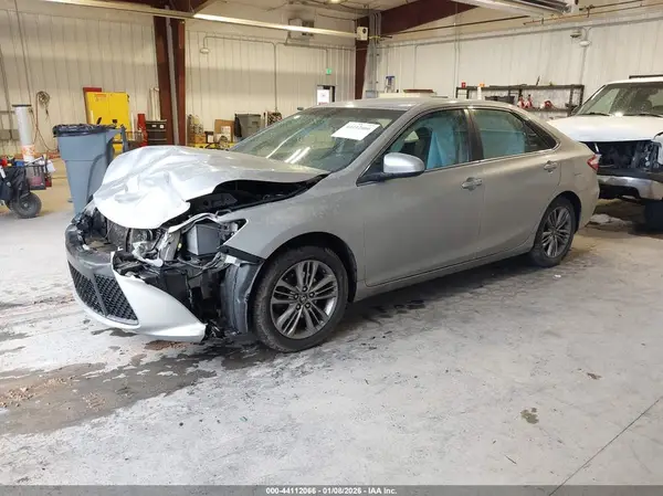4T1BF1FK4GU242715 2016 TOYOTA CAMRY - Image 2