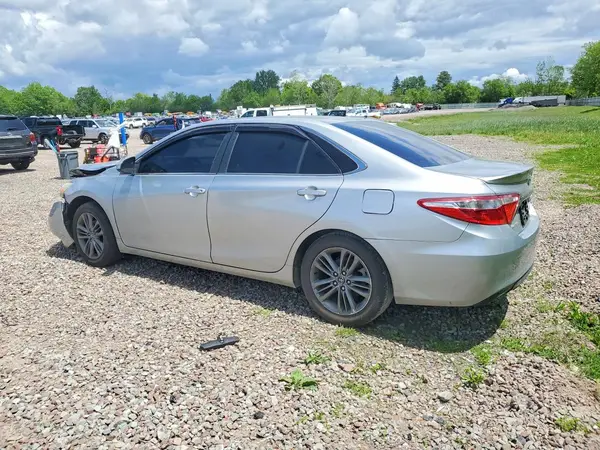 4T1BF1FK4GU243539 2016 TOYOTA CAMRY - Image 2