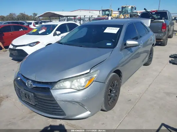 4T1BF1FK4GU248174 2016 TOYOTA CAMRY - Image 2