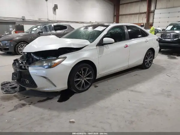 4T1BF1FK4GU250233 2016 TOYOTA CAMRY - Image 2