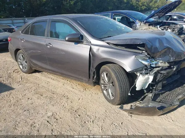 4T1BF1FK4GU250720 2016 TOYOTA CAMRY - Image 1