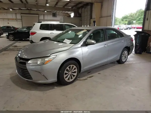4T1BF1FK4GU251026 2016 TOYOTA CAMRY - Image 2