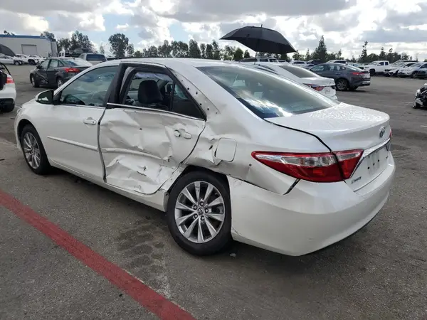 4T1BF1FK4GU252645 2016 TOYOTA CAMRY - Image 2