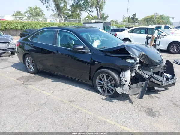 4T1BF1FK4GU253634 2016 TOYOTA CAMRY - Image 1