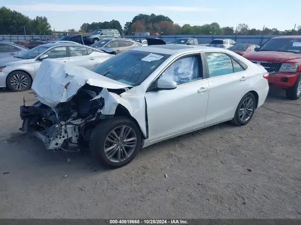 4T1BF1FK4GU256243 2016 TOYOTA CAMRY - Image 2