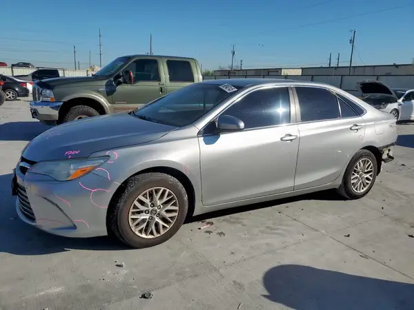 4T1BF1FK4GU259014 2016 TOYOTA CAMRY - Image 1