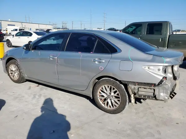 4T1BF1FK4GU259014 2016 TOYOTA CAMRY - Image 2