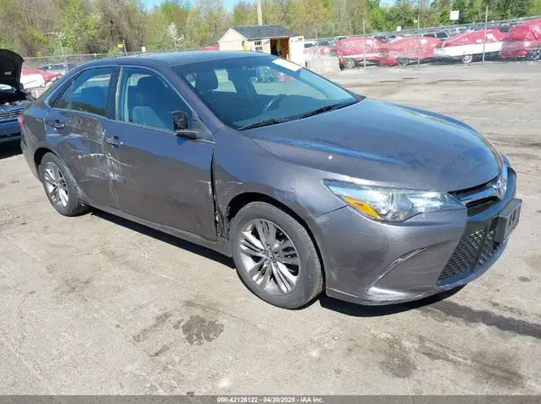 4T1BF1FK4GU261362 2016 TOYOTA CAMRY - Image 1