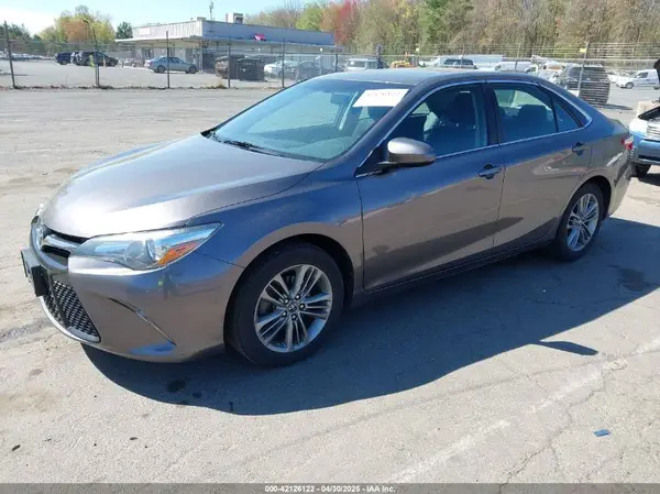 4T1BF1FK4GU261362 2016 TOYOTA CAMRY - Image 2