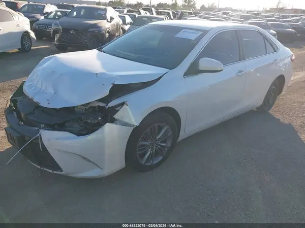 4T1BF1FK4GU265072 2016 TOYOTA CAMRY - Image 2