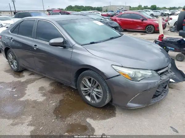 4T1BF1FK4GU500411 2016 TOYOTA CAMRY - Image 1