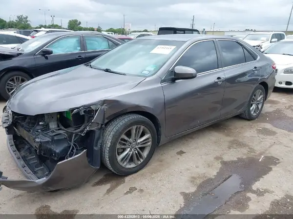 4T1BF1FK4GU500411 2016 TOYOTA CAMRY - Image 2