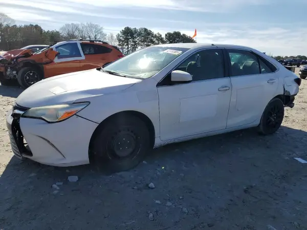 4T1BF1FK4GU502367 2016 TOYOTA CAMRY - Image 1