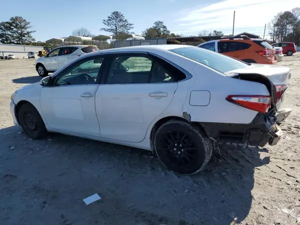 4T1BF1FK4GU502367 2016 TOYOTA CAMRY - Image 2