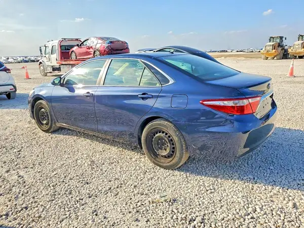 4T1BF1FK4GU504829 2016 TOYOTA CAMRY - Image 2