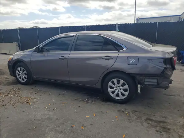 4T1BF1FK4GU506676 2016 TOYOTA CAMRY - Image 2