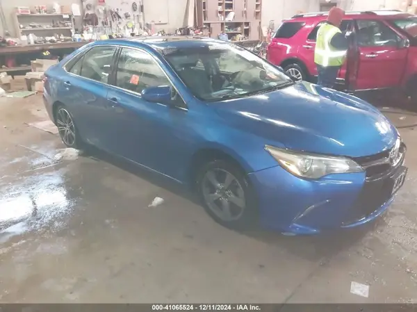 4T1BF1FK4GU507973 2016 TOYOTA CAMRY - Image 1