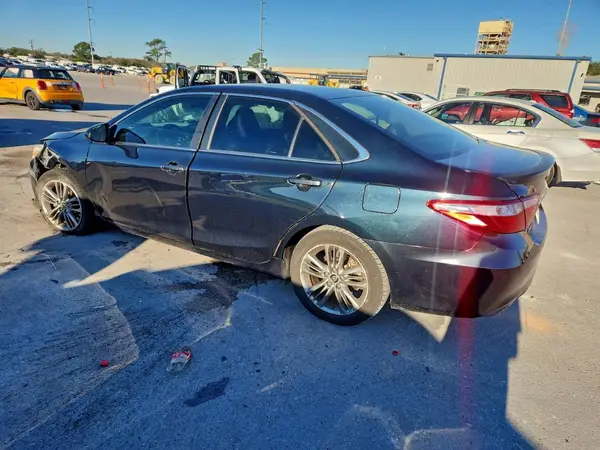 4T1BF1FK4GU508895 2016 TOYOTA CAMRY - Image 2