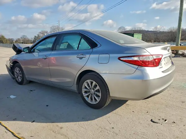 4T1BF1FK4GU508962 2016 TOYOTA CAMRY - Image 2