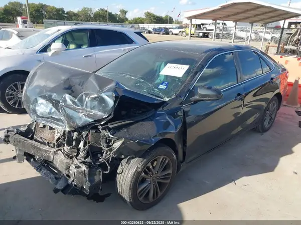 4T1BF1FK4GU514244 2016 TOYOTA CAMRY - Image 2