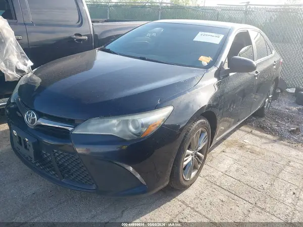 4T1BF1FK4GU514745 2016 TOYOTA CAMRY - Image 2