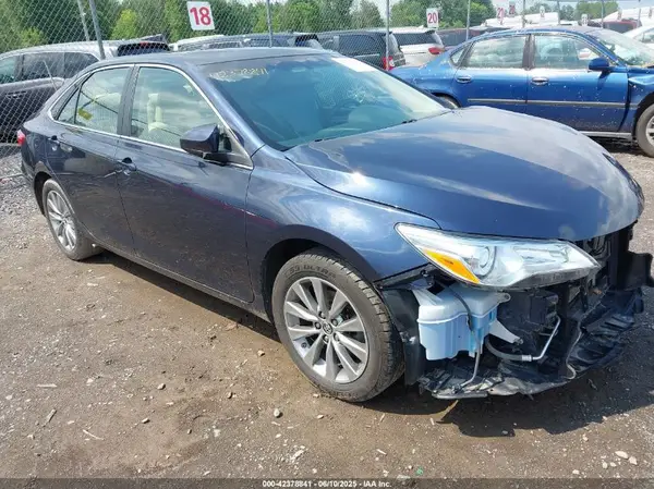 4T1BF1FK4GU515684 2016 TOYOTA CAMRY - Image 1