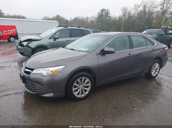 4T1BF1FK4GU517371 2016 TOYOTA CAMRY - Image 2