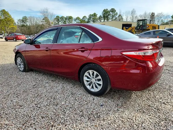 4T1BF1FK4GU517533 2016 TOYOTA CAMRY - Image 2