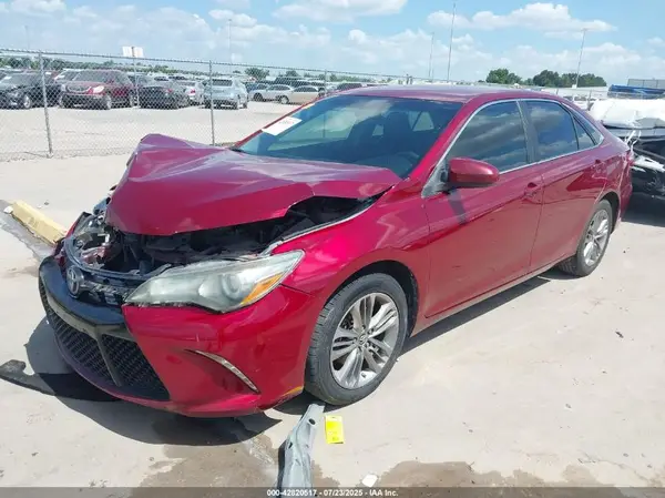 4T1BF1FK4GU517936 2016 TOYOTA CAMRY - Image 2