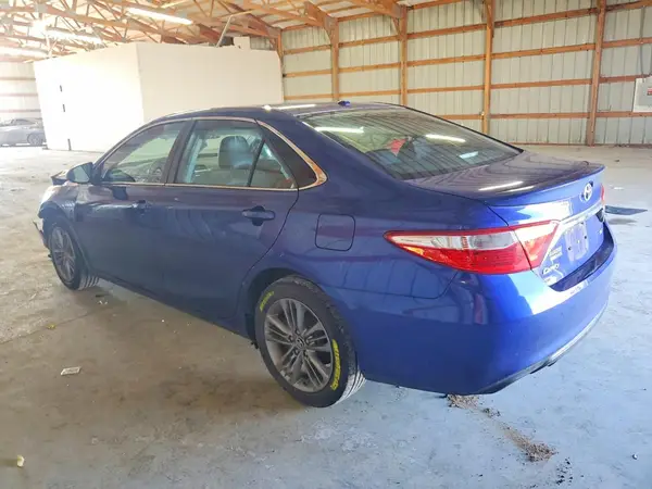 4T1BF1FK4GU520335 2016 TOYOTA CAMRY - Image 2