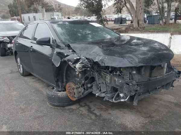 4T1BF1FK4GU525471 2016 TOYOTA CAMRY - Image 1