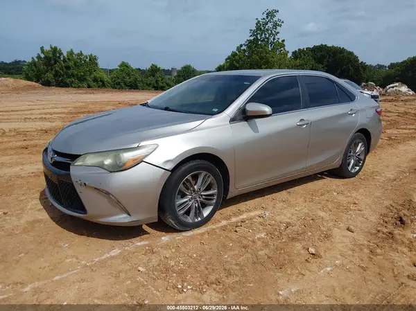 4T1BF1FK4GU528676 2016 TOYOTA CAMRY - Image 2