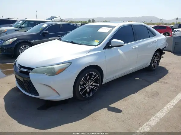 4T1BF1FK4GU531593 2016 TOYOTA CAMRY - Image 2