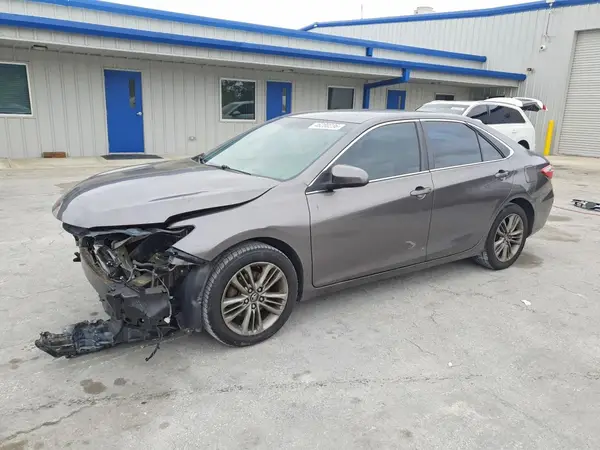 4T1BF1FK4GU532744 2016 TOYOTA CAMRY - Image 1