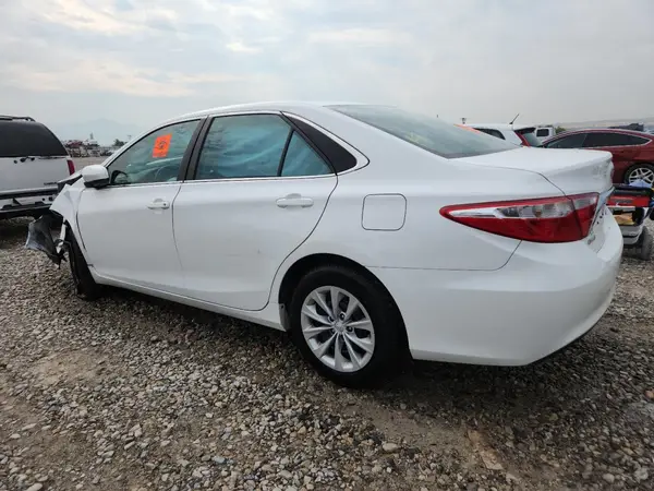 4T1BF1FK4GU532811 2016 TOYOTA CAMRY - Image 2