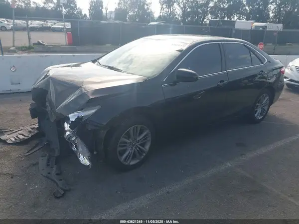 4T1BF1FK4GU534221 2016 TOYOTA CAMRY - Image 2