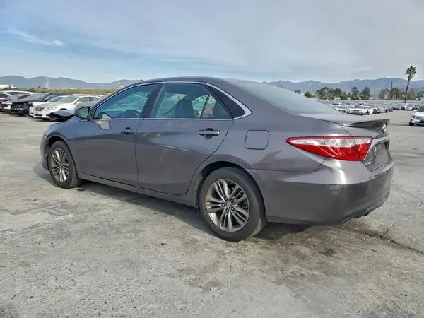 4T1BF1FK4GU540052 2016 TOYOTA CAMRY - Image 2