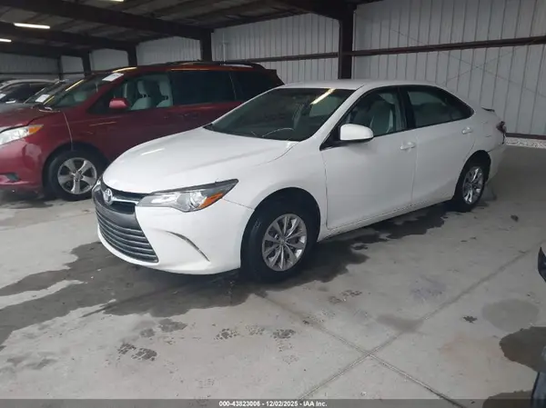 4T1BF1FK4GU540844 2016 TOYOTA CAMRY - Image 2