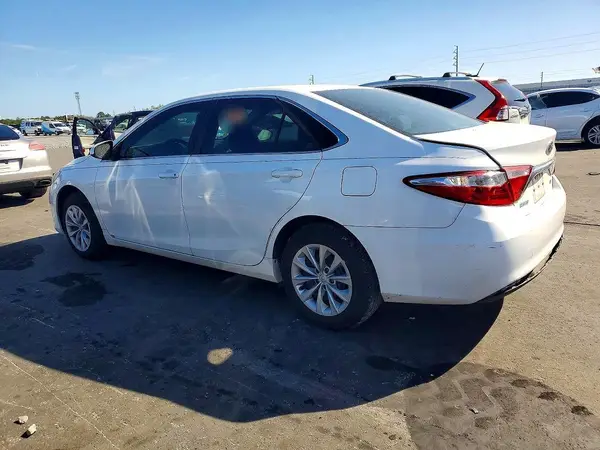 4T1BF1FK4GU541704 2016 TOYOTA CAMRY - Image 2